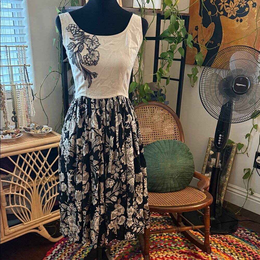 Vintage Handmade Black & Tan Floral Fit & Flare Garden Cottage Marilyn Dress